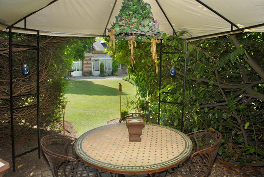Le Domaine Des Pres Du Hom Bed & Breakfast Bézu-Saint-Éloi Dış mekan fotoğraf